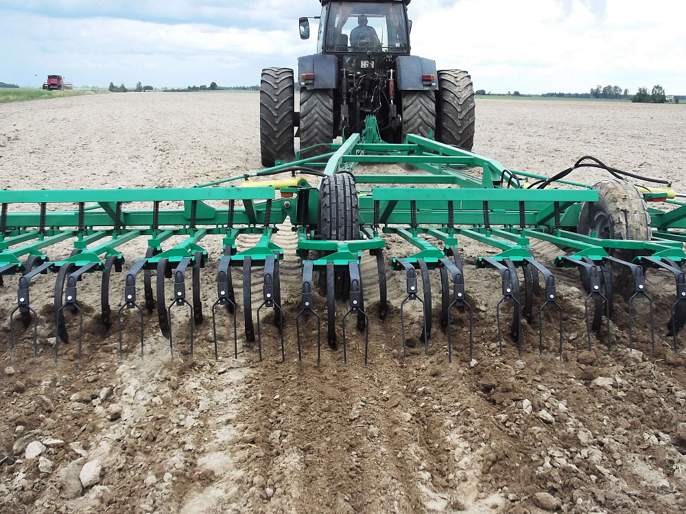 Применение и аренда рыхлителя для почвы